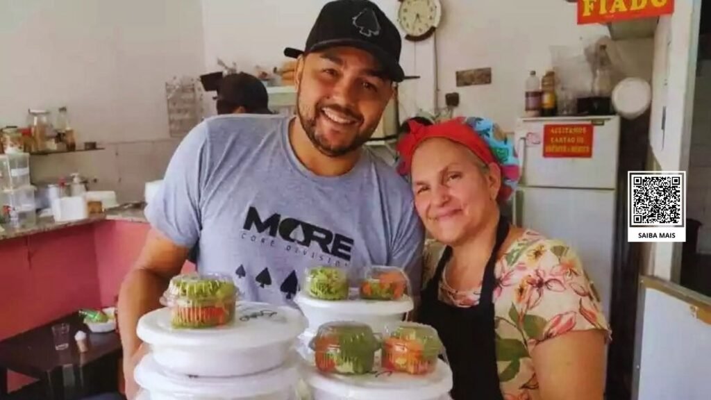 Filho usa as redes sociais para ajudar a mãe a vender marmitas